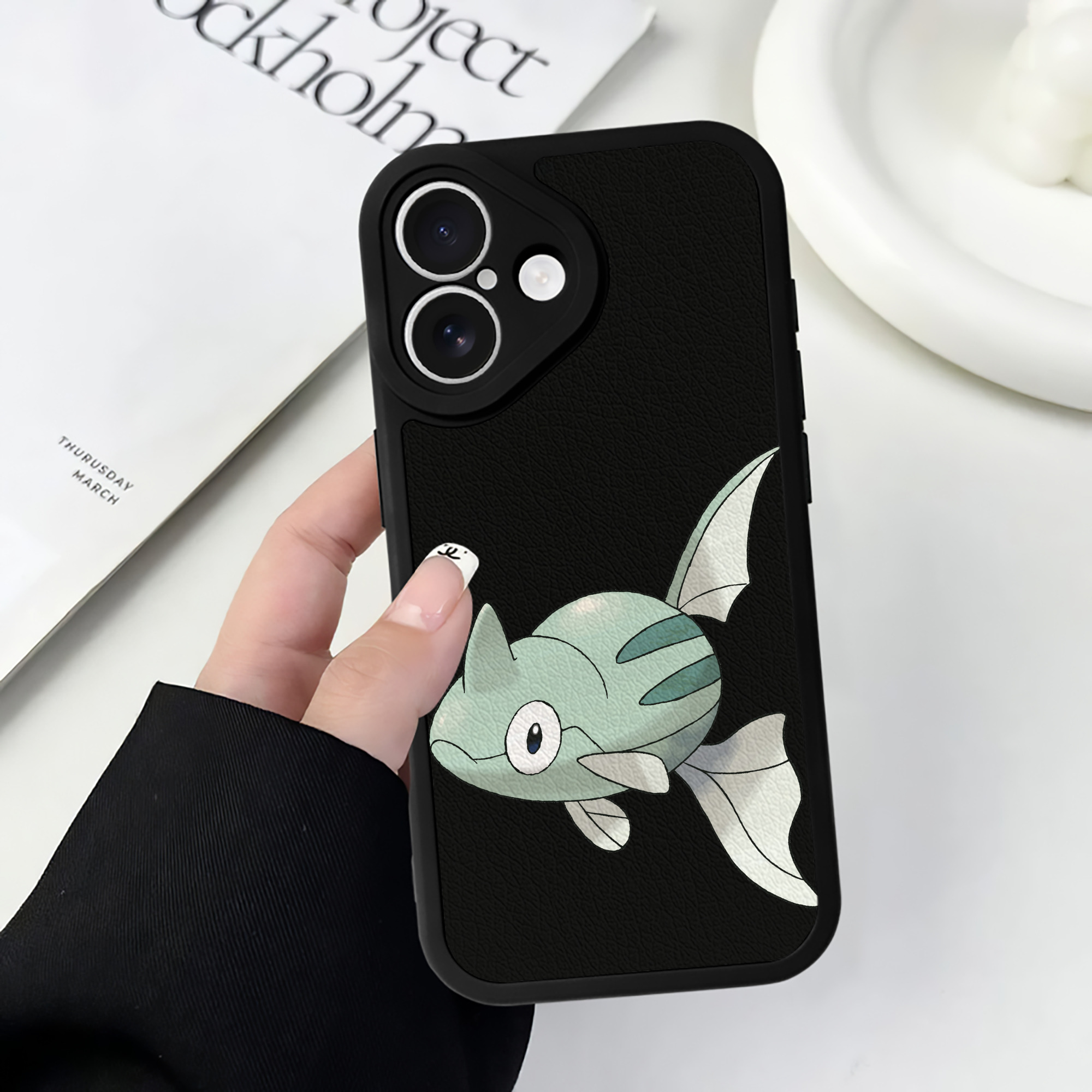 （画像用） ポケットモンスター Pokémon 【iPhone 16シリーズ対応】シリコンスマホケース（レザー調） 材質：シリコン